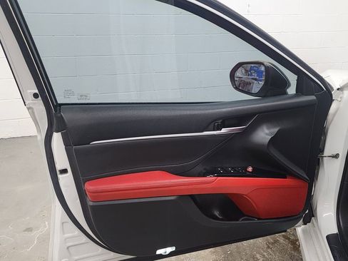 Used 2018 Toyota Camry XSE w/ Driver Assist Package image 9