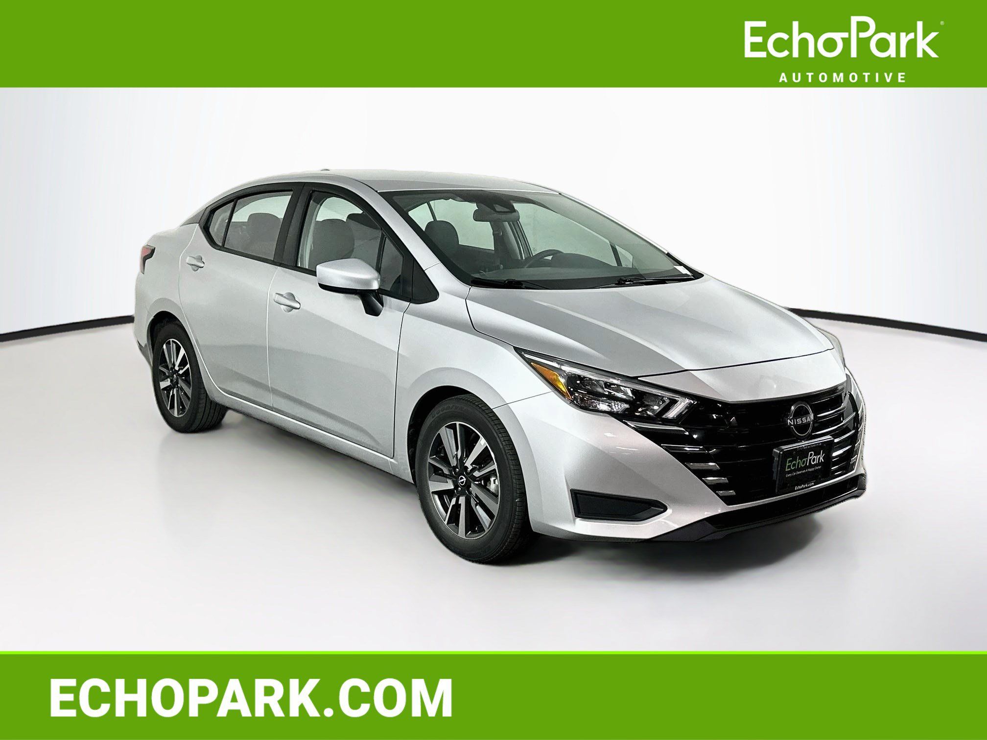 Used 2025 Nissan Versa SV FWD image 1
