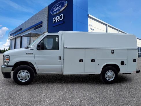 New 2026 Ford E-350 and Econoline 350 Super Duty w/ Power Equipment Group RWD image 2