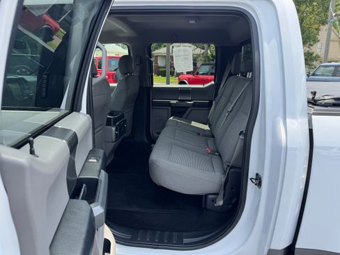 Used 2016 Ford F150 XLT w/ Equipment Group 302A Luxury AWD/4WD image 12