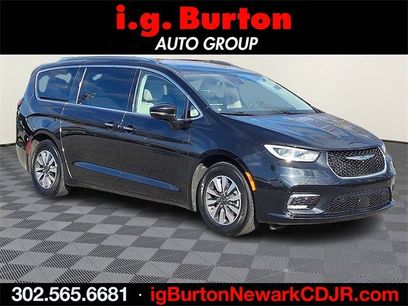 Used 2021 Chrysler Pacifica Touring-L