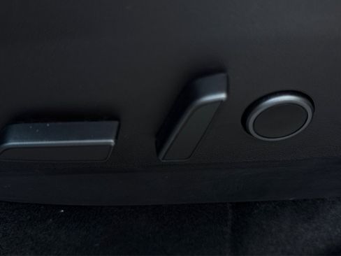 Used 2022 Tesla Model Y Performance image 24