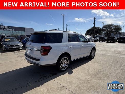 Used 2024 Ford Expedition Limited image 3