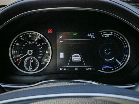 Used 2024 Genesis G80 image 21