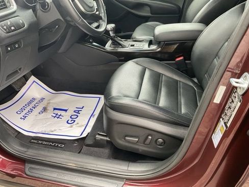 Used 2019 Kia Sorento EX image 23