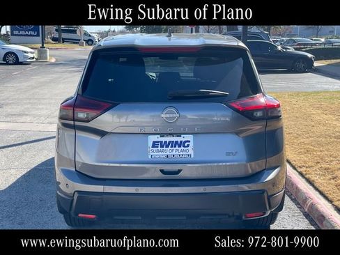 Used 2024 Nissan Rogue SV image 5