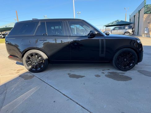 Certified 2023 Land Rover Range Rover Autobiography image 7