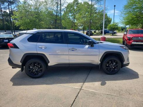 Certified 2024 Toyota RAV4 LE FWD image 8