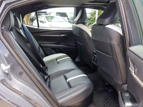 Used 2025 Toyota Camry SE FWD image 10