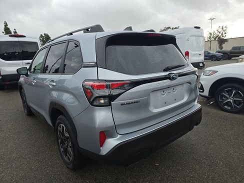 Used 2025 Subaru Forester Premium AWD/4WD image 6