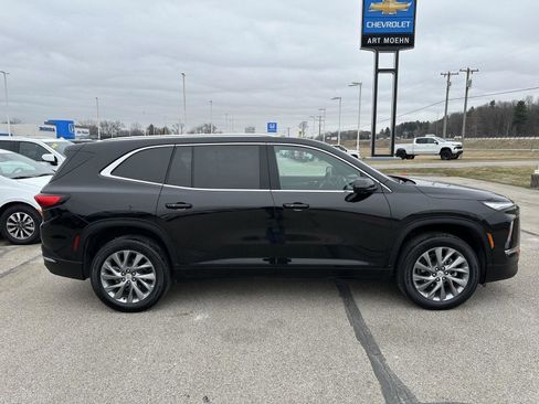Used 2025 Buick Enclave Preferred image 10