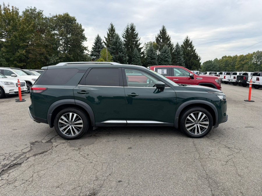 Used 2022 Nissan Pathfinder Platinum w/ Lighting Package (N92) AWD/4WD image 7