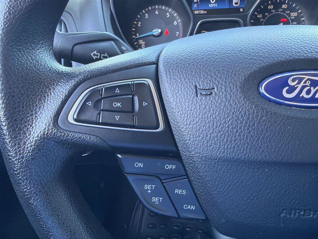 Used 2017 Ford Focus SE FWD image 10