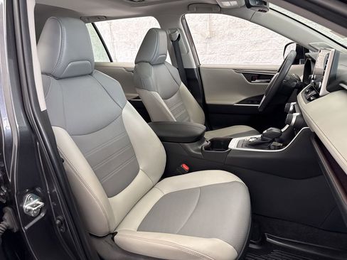 Certified 2022 Toyota RAV4 Limited w/ Limited Grade Weather Package AWD/4WD image 52