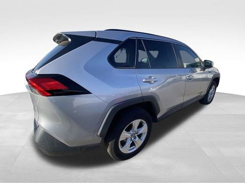 Used 2020 Toyota RAV4 XLE FWD image 11