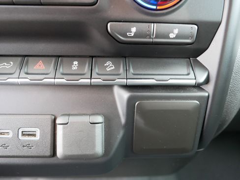 Used 2020 Chevrolet Silverado 1500 LT w/ All-Star Edition image 32