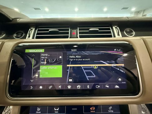 Used 2018 Land Rover Range Rover HSE image 29