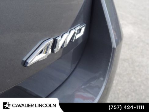 Used 2026 Ford Explorer Active AWD/4WD image 19