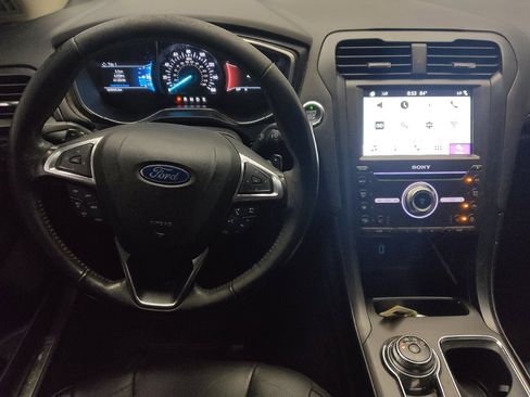 Used 2018 Ford Fusion Titanium image 22
