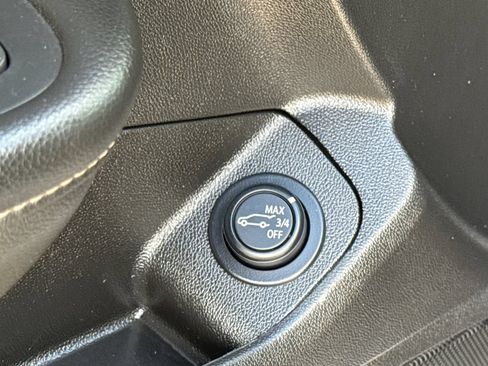 Used 2022 GMC Terrain SLT w/ Elevation Edition FWD image 21