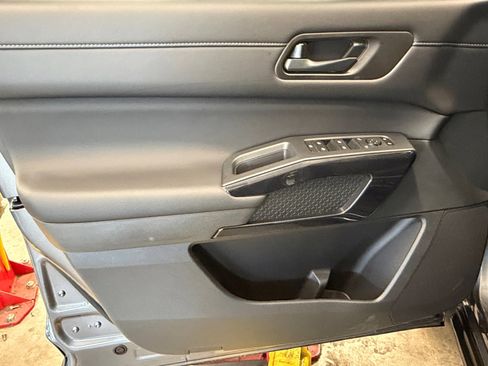 Used 2026 Nissan Pathfinder SV image 28