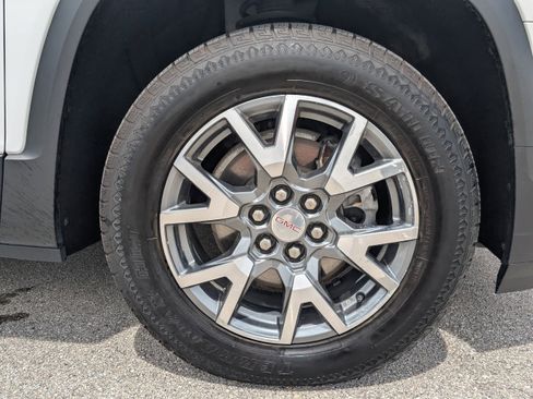 Used 2023 GMC Acadia SLT AWD/4WD image 11