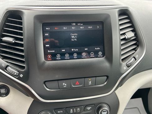 Used 2021 Jeep Cherokee Latitude Lux AWD/4WD image 19