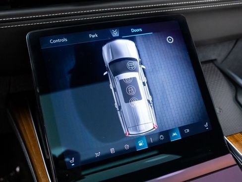 Certified 2026 Cadillac Escalade Platinum Sport AWD/4WD image 28