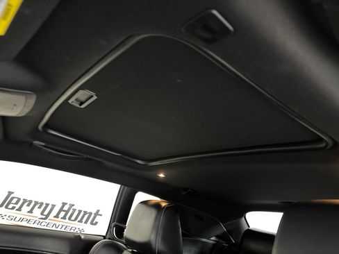 Used 2018 Dodge Challenger SRT Hellcat RWD image 12