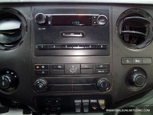 Used 2014 Ford F250 XL w/ Power Equipment Group AWD/4WD image 14
