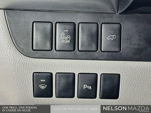 Used 2016 Toyota Highlander Limited FWD image 11
