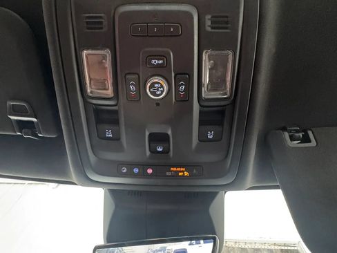 Used 2021 Cadillac Escalade Premium Luxury AWD/4WD image 27