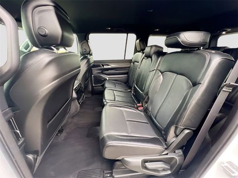 Used 2024 Jeep Wagoneer Series II w/ Flexible Seating Group image 24