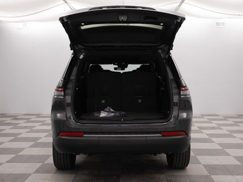 New 2026 Jeep Grand Cherokee L Limited w/ Limited Altitude Package AWD/4WD image 12