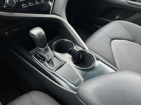 Used 2018 Toyota Camry LE image 26