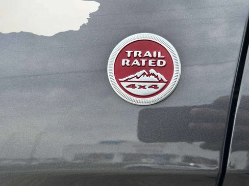 Used 2018 Jeep Grand Cherokee Trailhawk w/ Trailhawk Luxury Group image 41