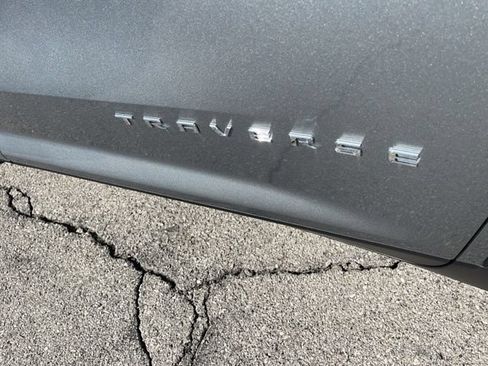 New 2026 Chevrolet Traverse LT w/ Sun and Wheel Package FWD image 10