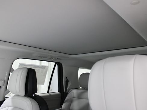 New 2025 Lincoln Navigator Reserve image 27