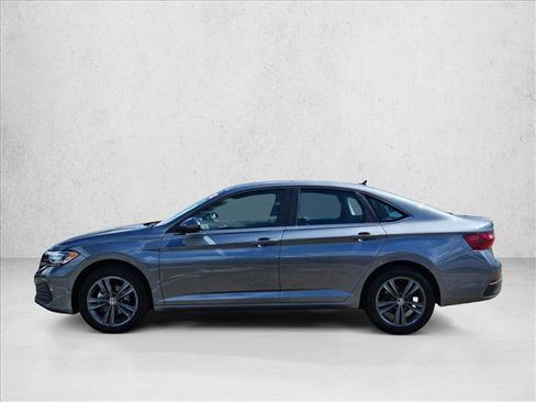 Used 2024 Volkswagen Jetta SE FWD image 9