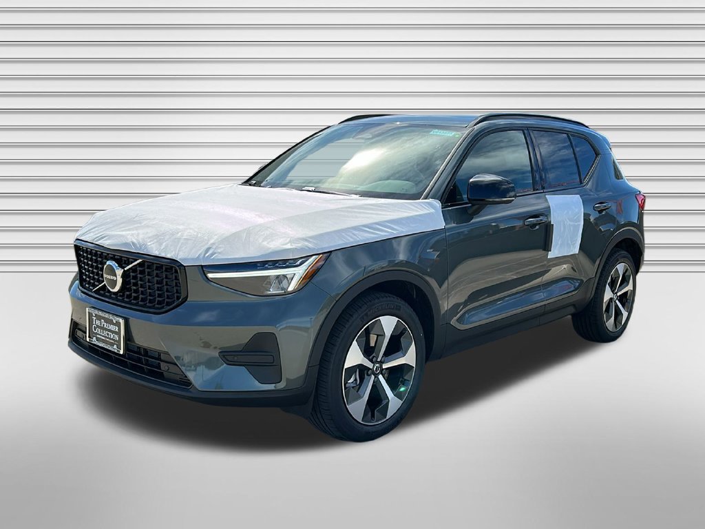 New 2026 Volvo XC40 B5 Core w/ Climate Package AWD/4WD image 3