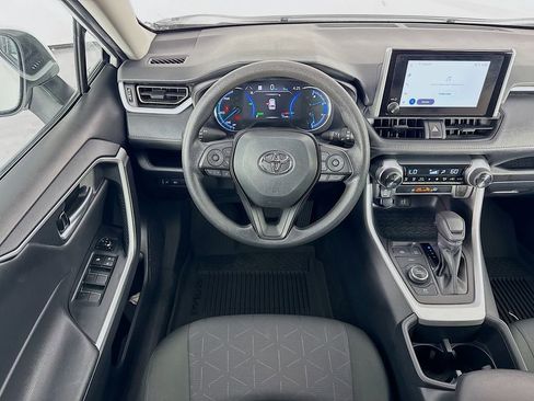 Used 2025 Toyota RAV4 XLE AWD/4WD image 22