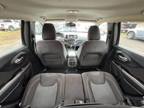 Used 2015 Jeep Cherokee Latitude image 45