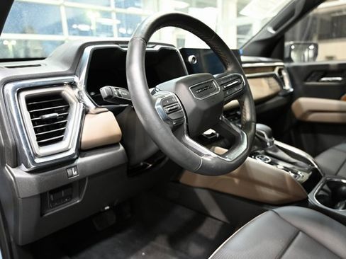 Used 2025 GMC Canyon Denali image 24