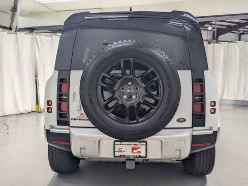 Used 2023 Land Rover Defender 110 S image 27