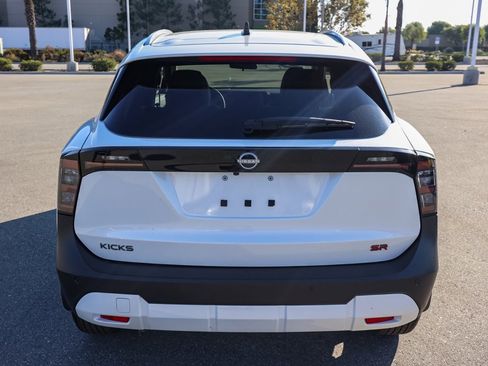 New 2026 Nissan Kicks SR image 5