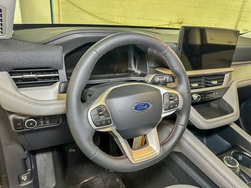 New 2026 Ford Explorer Active w/ Active Comfort Package AWD/4WD image 23