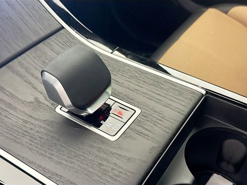 New 2026 Land Rover Range Rover Velar Autobiography AWD/4WD image 17