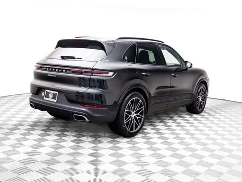 Certified 2025 Porsche Cayenne image 7