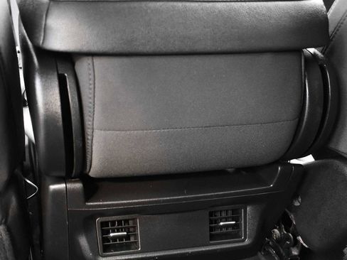 Used 2025 Chevrolet Silverado 1500 Custom image 10