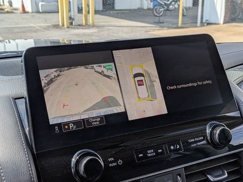 Used 2024 INFINITI QX80 Luxe image 25